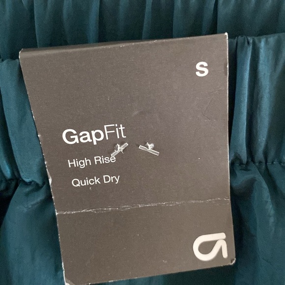 Gap Lightweight Nylon Crinkle Joggers - Picture 3 of 8